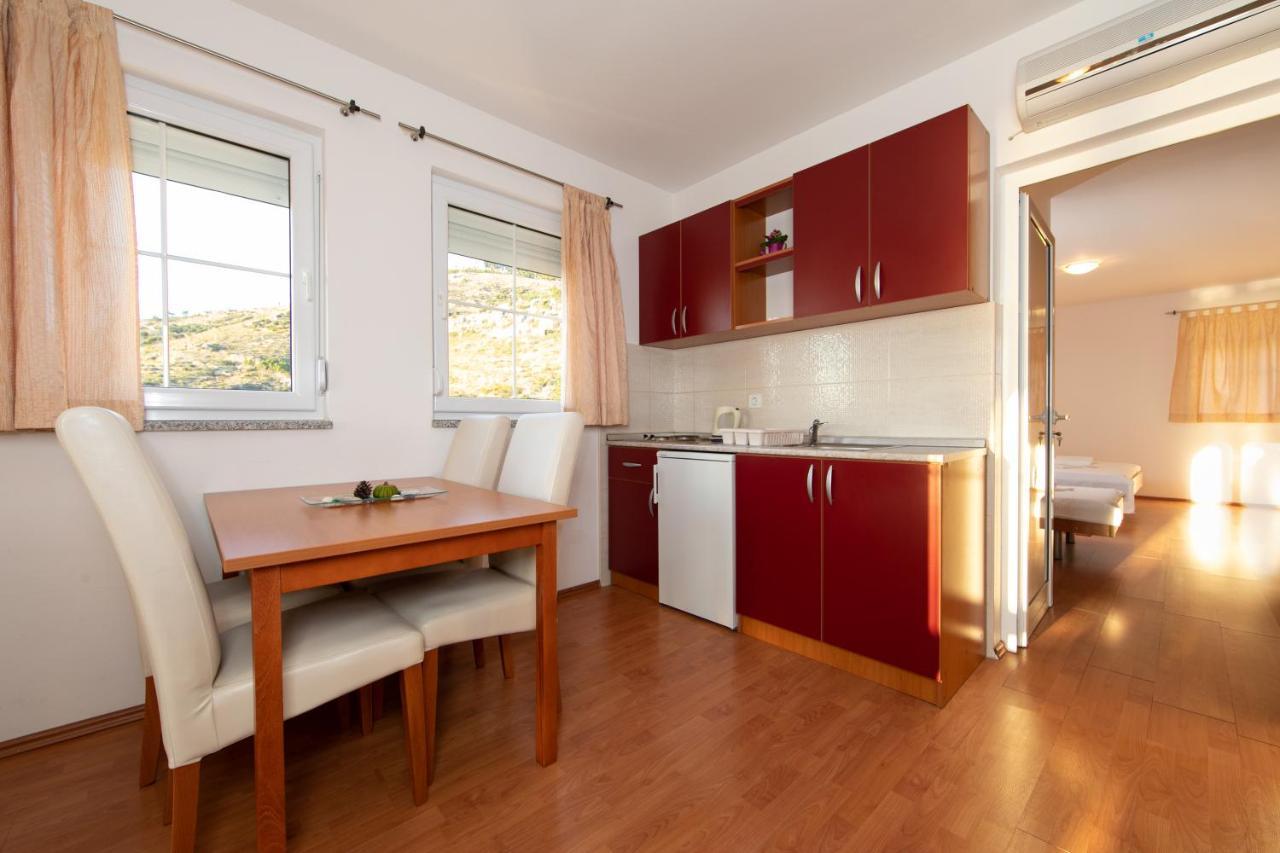 Apartments Simovic Tučepi Kültér fotó